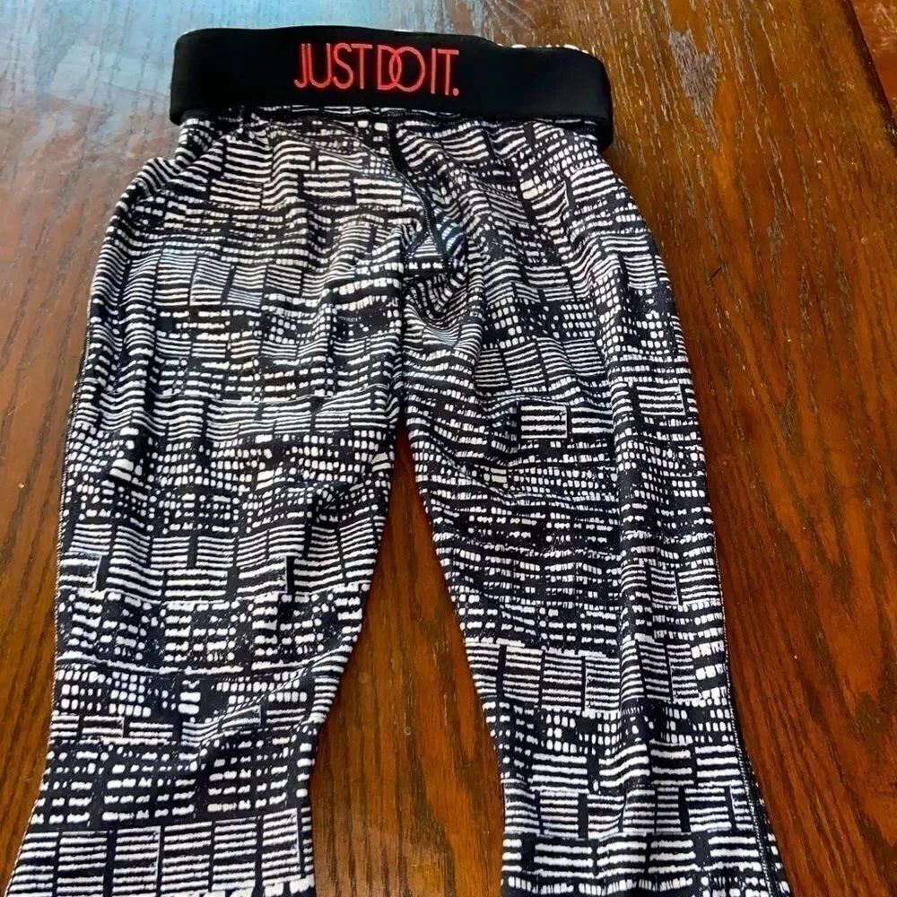 Nike Dri fit workout leggings